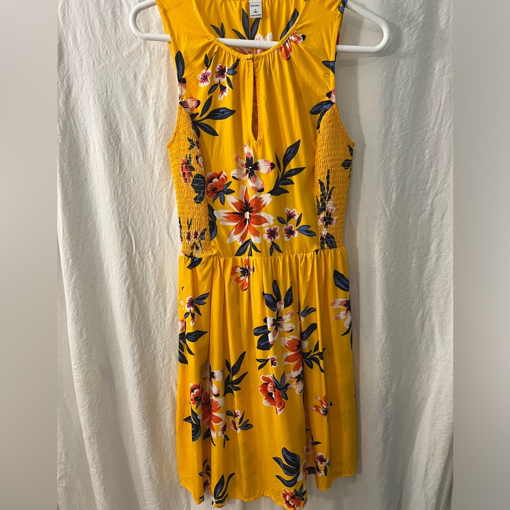 Old Navy Floral Yellow Sleeveless Dress. Like new.